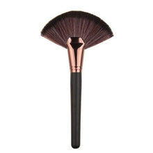 Pro Fan Shape Blush Make Up Brushes Tool Face Powder Soft Foundation Blending Cosmetic Brusher Pincel Maquiagem