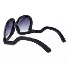 Women Retro  Overd Sunglasses Square Leg Bent Back Frame Sun Glasses Lunette De Soleil